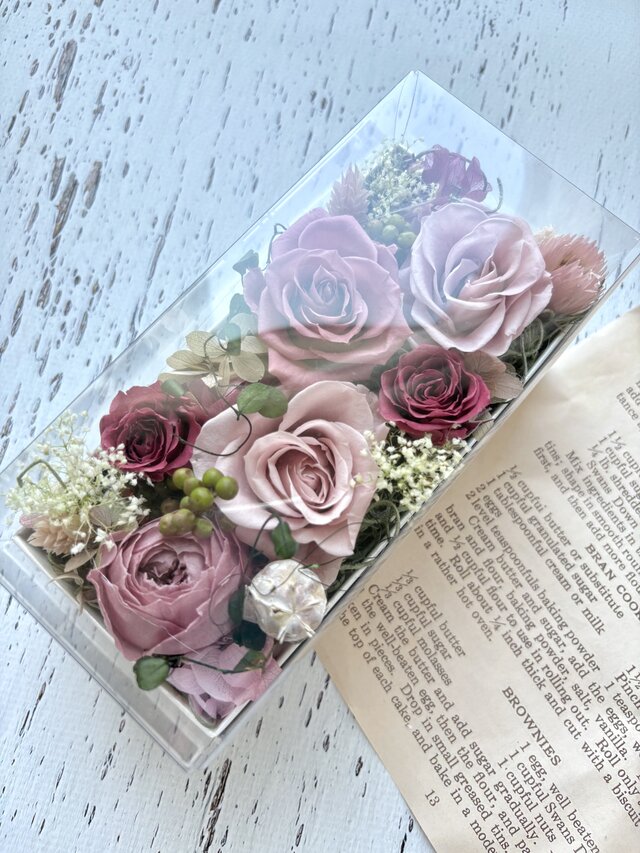 フェミニンカラーのボックスアレンジ/プリザーブドフラワー/誕生日/ギフト