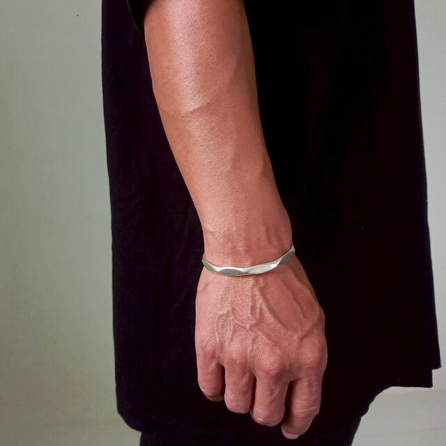 カレンシルバーバングル 6mm / ブレスレット | iichi 日々の暮らしを