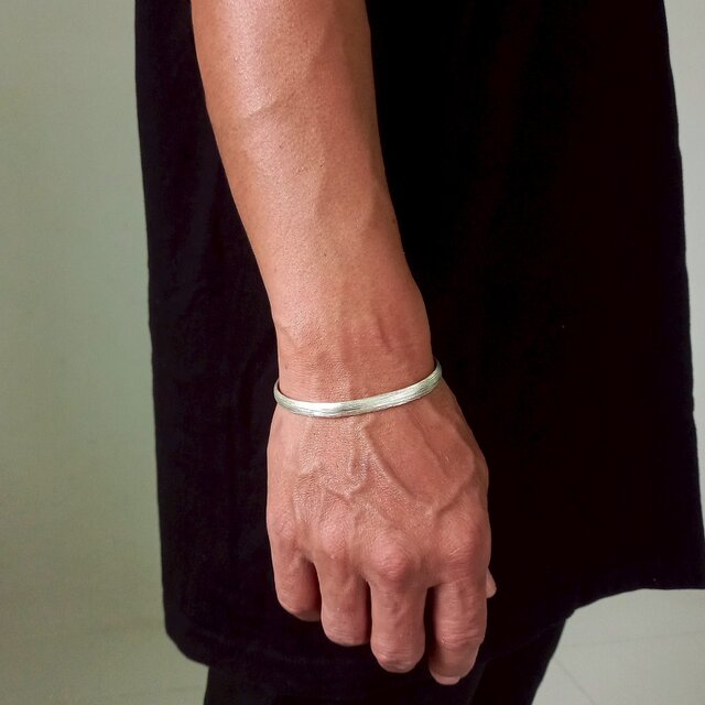 カレンシルバーバングル 6mm / ブレスレット | iichi 日々の暮らしを