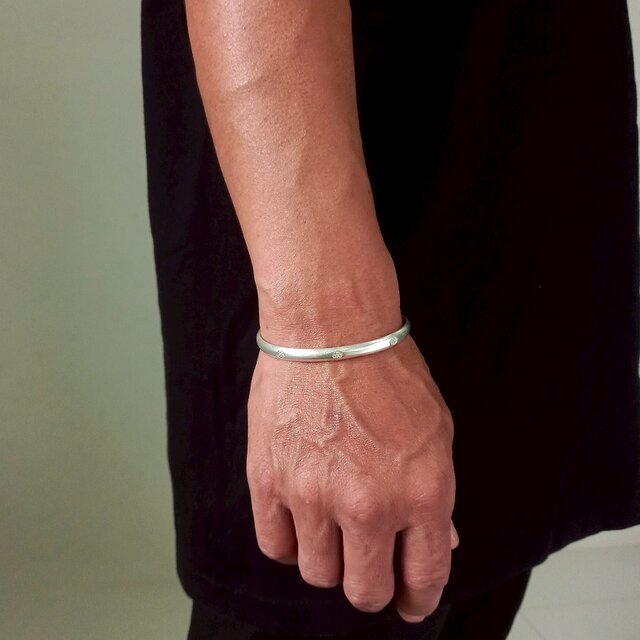カレンシルバーバングル 6mm / ブレスレット | iichi 日々の暮らしを