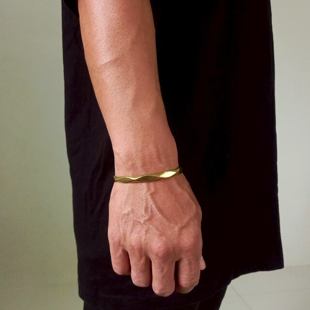 カレン族 真鍮バングル 6mm / ブレスレット | iichi 日々の暮らしを