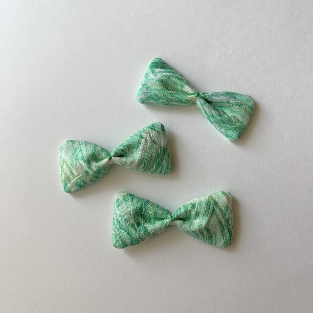 リボンモチーフ3個（緑系）