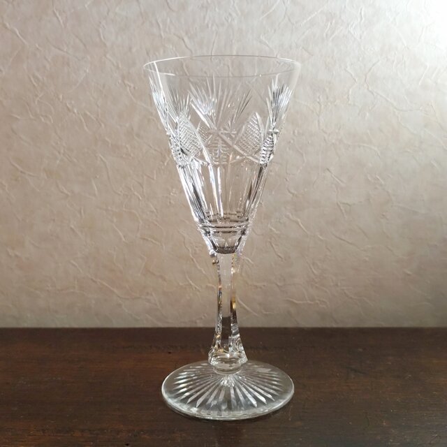 ヴィンテージ Saint-Louisシャープなクリスタルワイングラス NIEPCE（ニエプス）シリーズ 高18.5㎝【YG20】