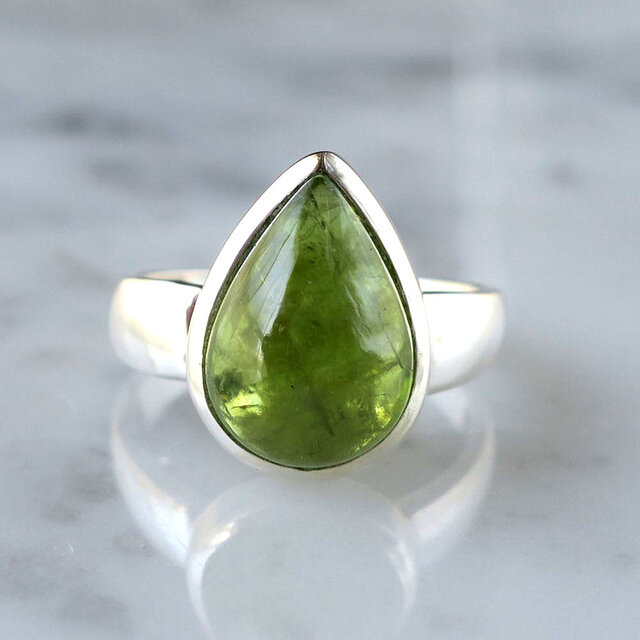 ペリドット リング しずく カボション 6.50ct フリーサイズ 天然石ジュエリー 8月誕生石