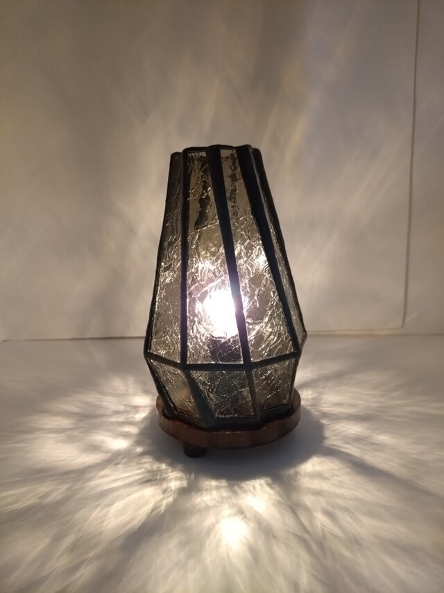 ９角錐型ステンドグラスのランプ（グレー）