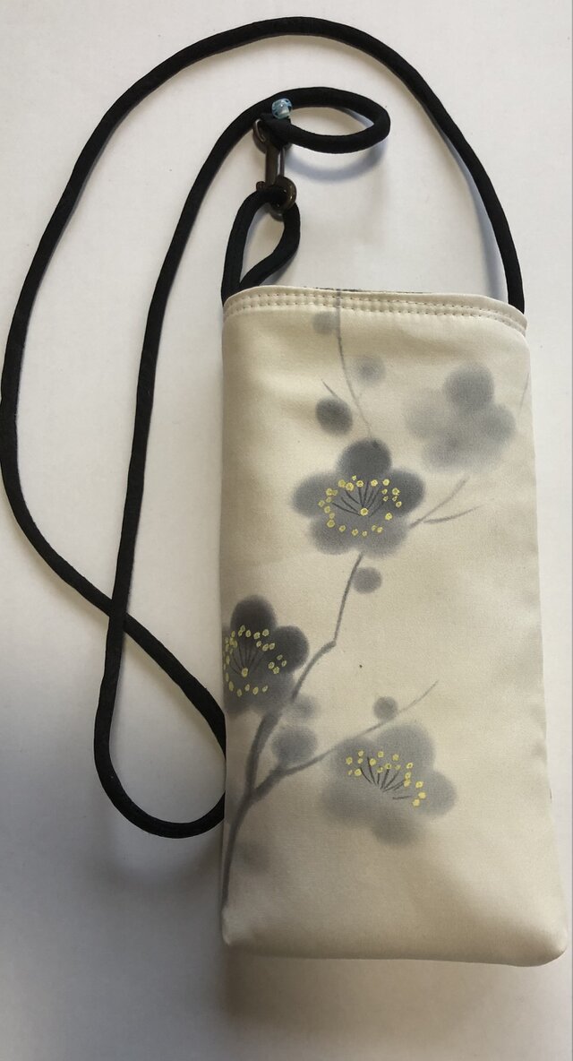 ８３１８　花柄の着物で作ったスマホショルダー