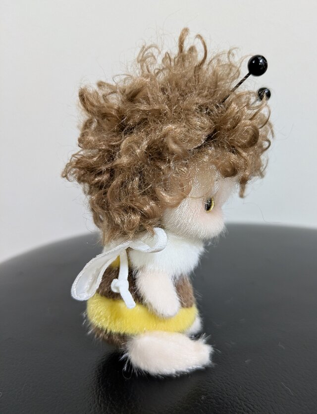 ぬいぐるみ☆巻き毛のみつばちさん☆ブラウン | iichi 日々の暮らしを