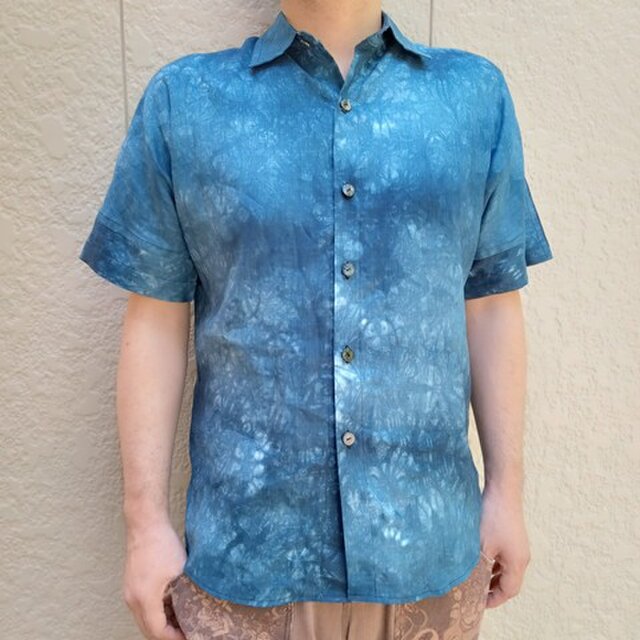 籠染め半袖シャツ（ムラ染め）
