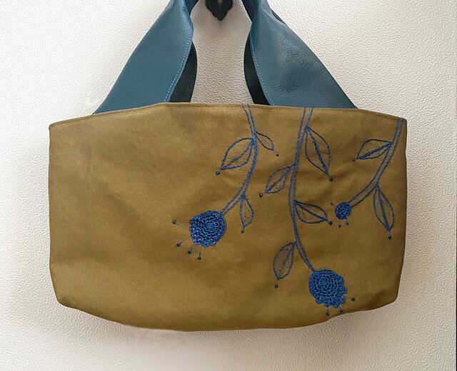 M様オーダー／藍染糸のボタニカル刺繍かばん | iichi 日々の