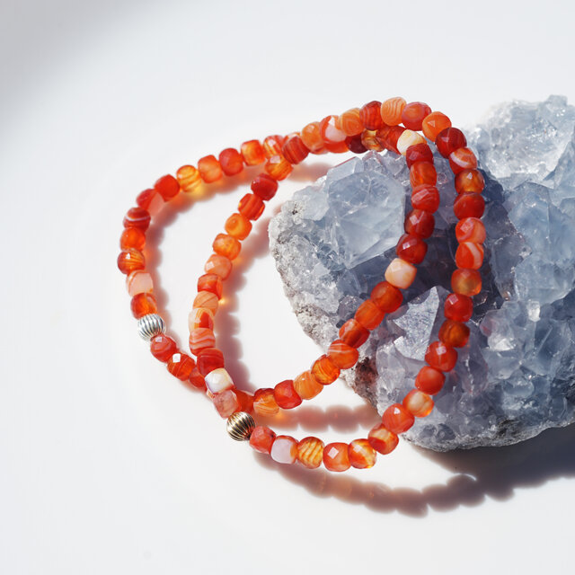 サードニクス・カーネリアンの一連ブレスレット　～金蓮花（キンレンカ）