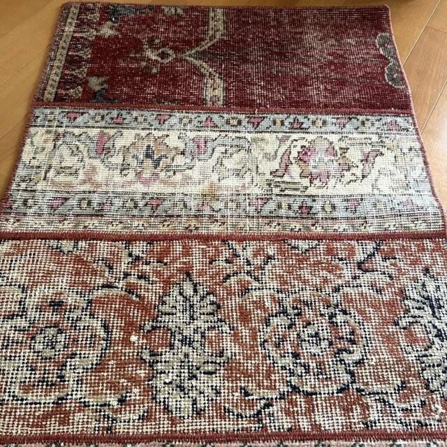 51×87 パッチワーク　グレイ×赤×ブルー　ボタニカル　トルコヴィンテージラグ キリム/トルコ絨毯 パッチワークラグ ｜ラグ・カーペット専門店