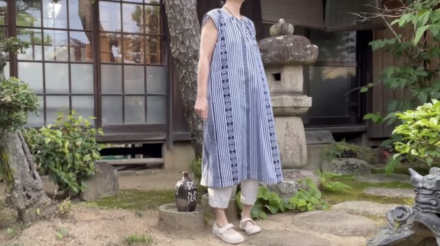着物リメイク　浴衣地ロングワンピース（ブルー） 着物リメイク 本注染 浴衣地のロングワンピ/ゆとりのM/菊