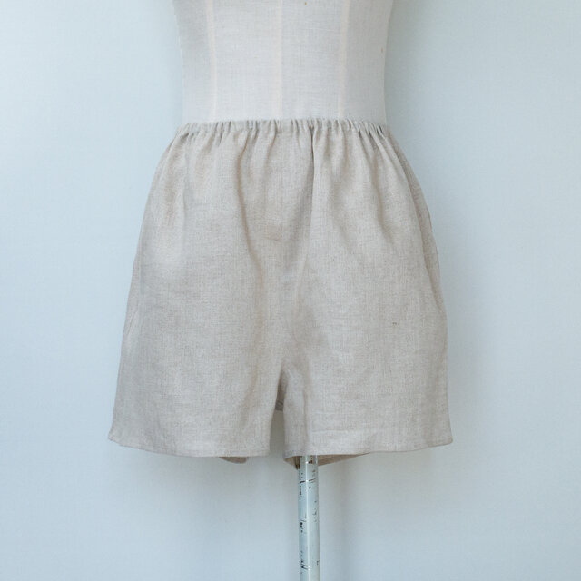 リネンのシンプルペチパンツ・Mini【34cm丈・ベージュ・総ゴムタイプ・W60-108・H110】