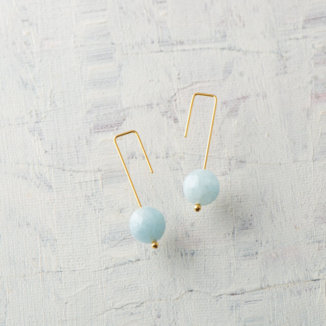 Crochet（クロシェ）ピアス　丸玉　アクアマリン（カット）（ゴールドコーティング）