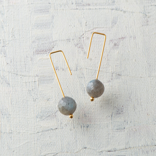 Crochet（クロシェ）ピアス　丸玉　ラブラドライト（カット）（ゴールドコーティング）