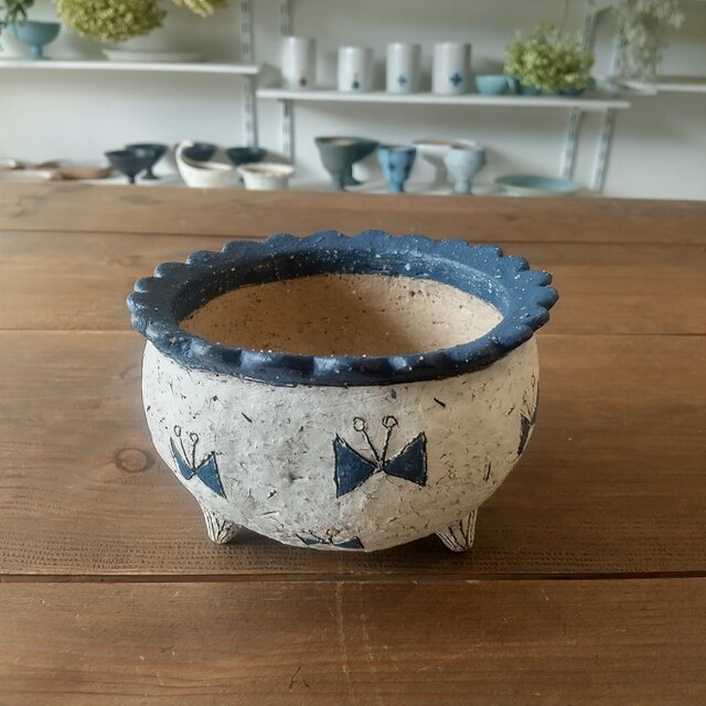 三本脚の植木鉢（ネイビーブルー）