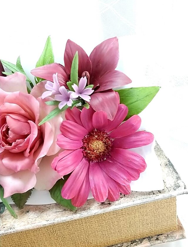 ☆粘土の花[バーガンディカラーの装い]☆ | iichi 日々の暮らしを