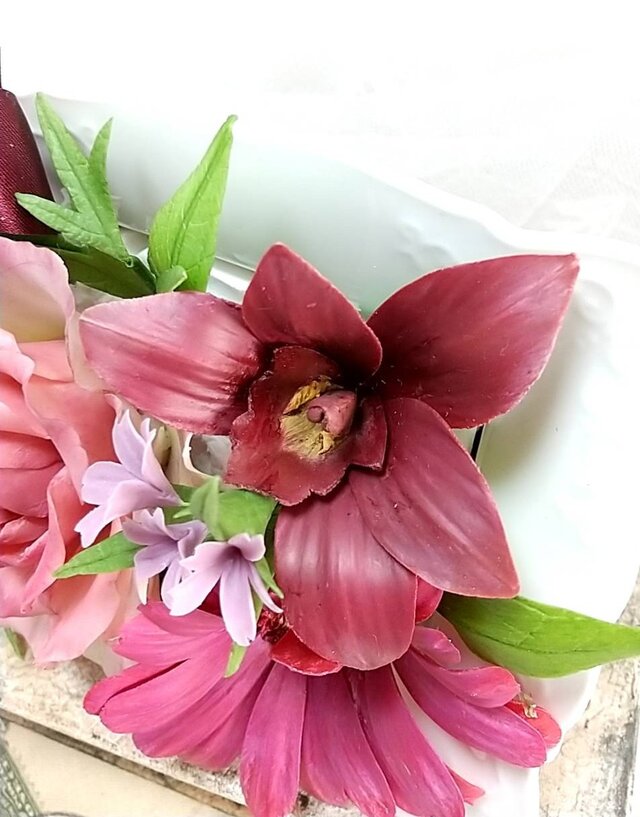 ☆粘土の花[バーガンディカラーの装い]☆ | iichi 日々の暮らしを