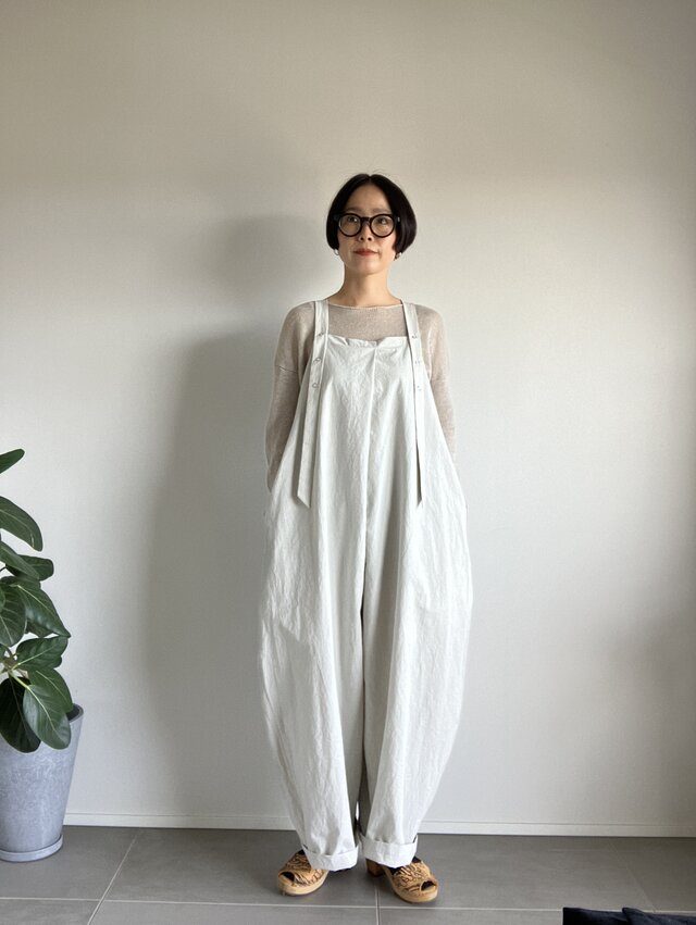 round wide salopette〈ice gray〉