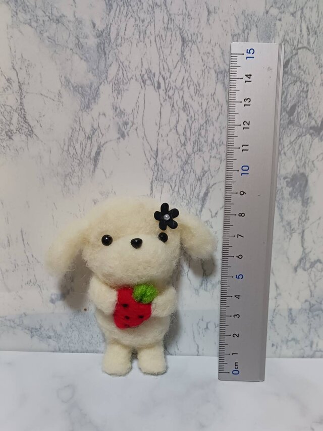 羊毛フェルト黒い花飾りの似合うたれ耳ワンちゃん　ブローチ