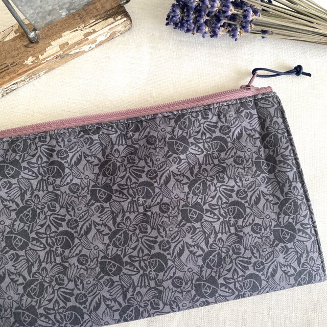 ＊リバティプリント・仕切りつきファスナーポーチ＊