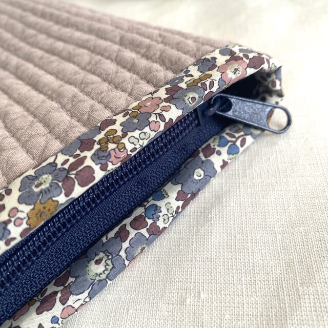 soldヌビキルト×リバティ　ファスナーポーチ soldヌビキルト×リバティ ファスナーポーチ