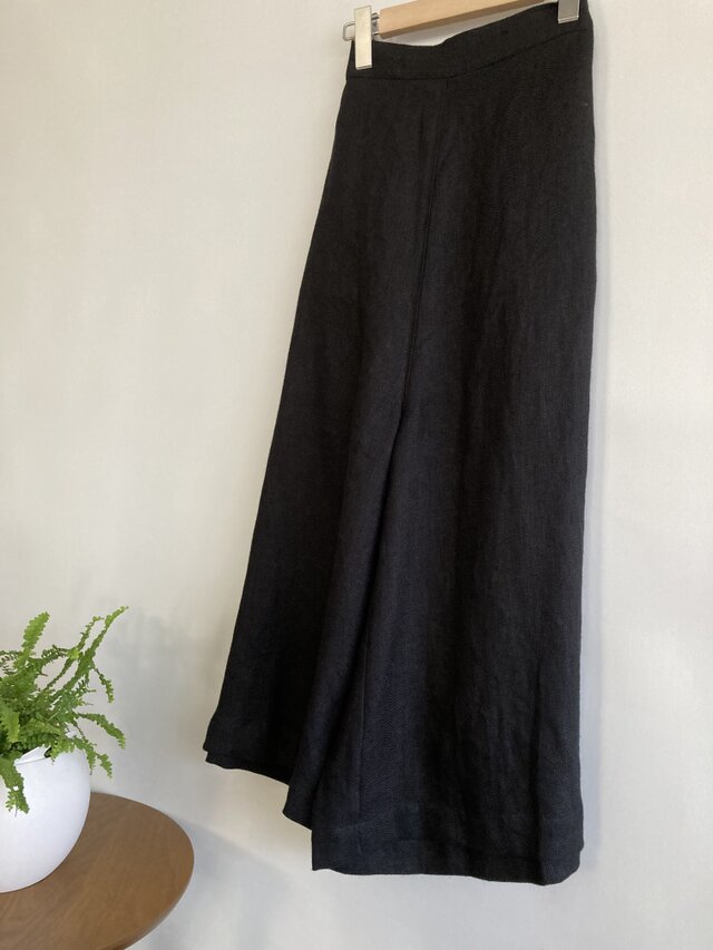 リネンのフレアパンツ　