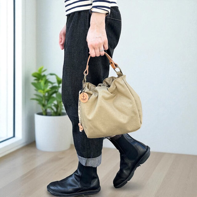 撥水加工で雨の日も安心！丈夫で可愛い巾着バッグ　 BALON mini：ベージュ×ベージュ　 CORDURA撥水加工ナイロン