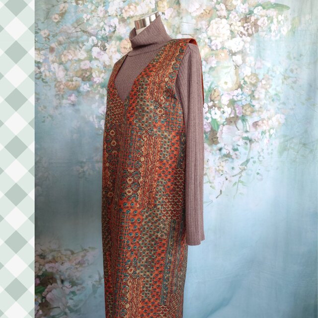 正絹村山大島紬着物リメイク深目のVネックウエストシェイプ紐付きジャンパースカート 正絹村山大島紬着物リメイク深目のVネックウエストシェイプ