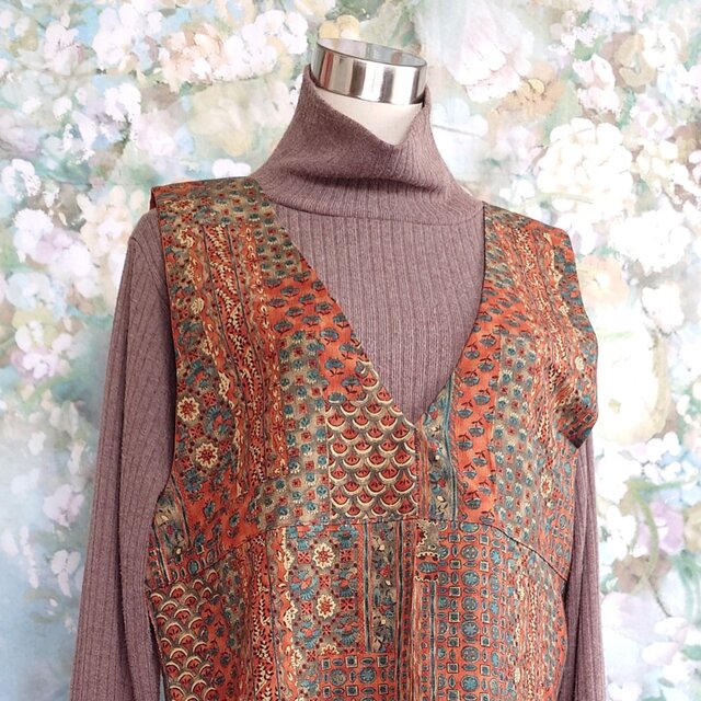 正絹村山大島紬着物リメイク深目のVネックウエストシェイプ紐付きジャンパースカート 正絹大島紬着物深目のVネックジャンパースカート 正絹村山大島紬