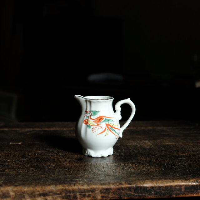 【サマー特価¥1500→¥750】赤絵で素敵◆花と鳳凰。美濃焼　花文赤絵金彩ミルクピッチャー　和食器　現代品　茶器　器　転写