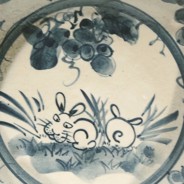 うさぎとぶどうの染付のお鉢⑥