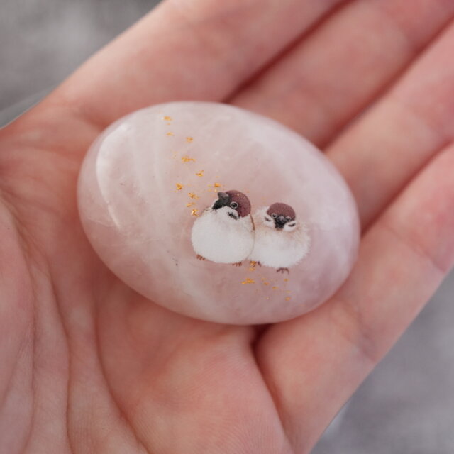 天然石ローズクォーツとスズメ、金沢箔の帯留め | iichi 日々の暮らし