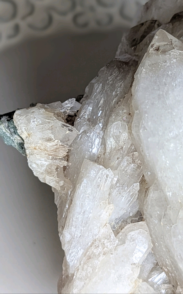 41 秋田県 荒川 天然石 国産鉱物 水晶クラスター 透明から淡い黄色の結晶帯 秋田県産 水晶クラスター 秋田県荒川鉱山水晶 国産鉱物 951 天然水晶