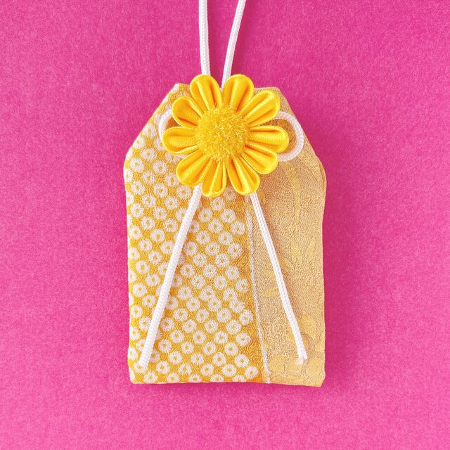 （夏雅 かみやび）元巫女が作る花のお守り袋