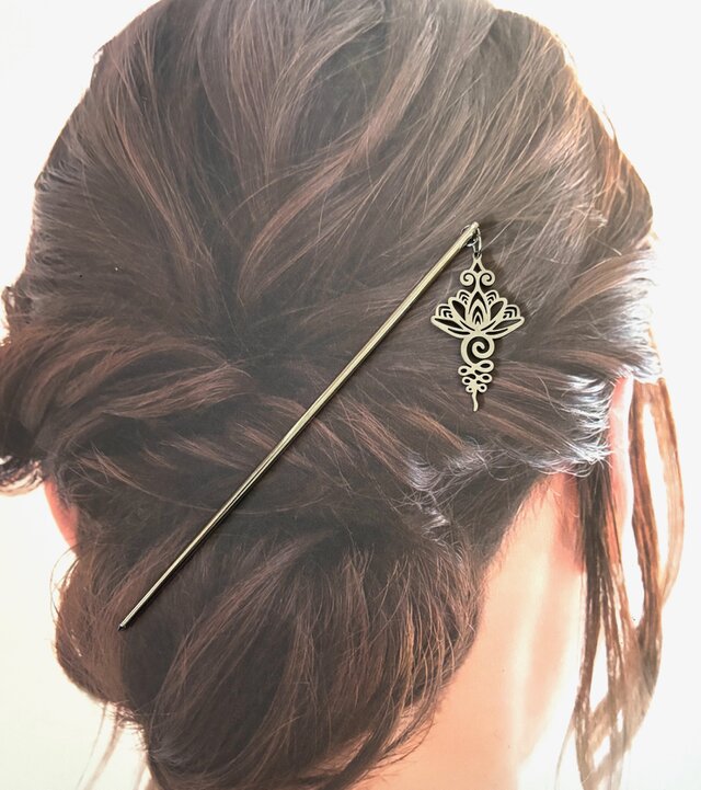 かんざし シルバーの蓮の花チャームB 一本挿し 一本簪 夏 涼しげ 和風