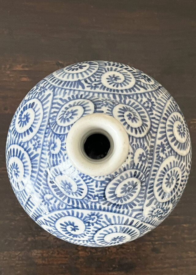 染め付け タコ唐草 花入れ 徳利 酒器 yk279 | iichi 日々の暮らしを