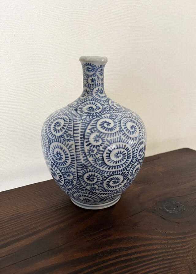 染め付け タコ唐草 花入れ 徳利 酒器 yk279 | iichi 日々の暮らしを