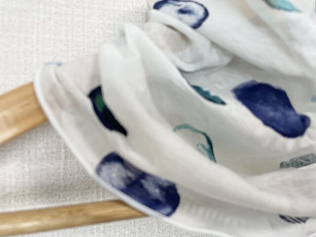 綿100%水彩風ブルー系カラフルドット&ホワイトネックウォーマー日焼け  