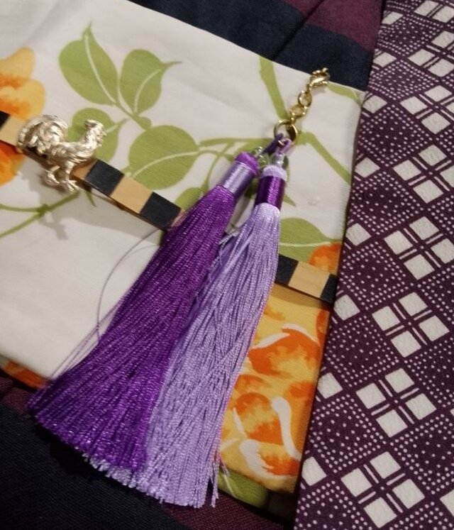 紫×薄紫バイカラータッセル根付ストラップ　着物や浴衣の帯飾り・かんざし・ネックレスパーツとして