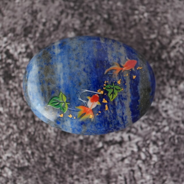 天然石ラピスラズリと金魚の帯留め／ポニーフック ブローチ