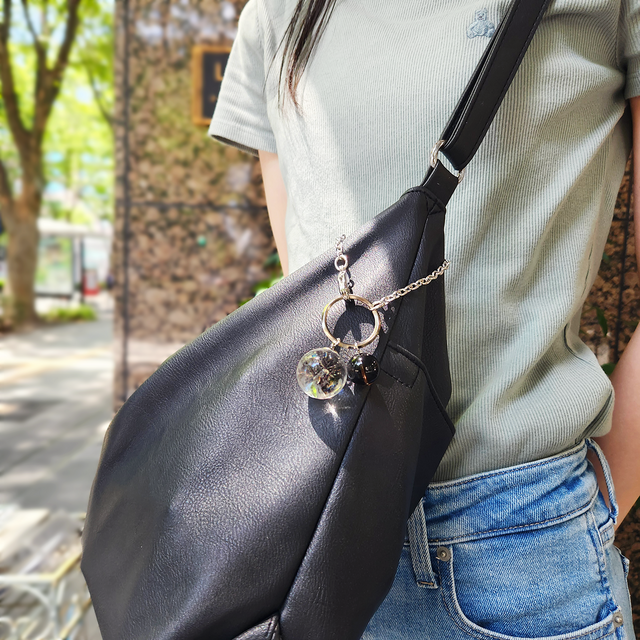 【遊び心溢れる☆国内発】LV スノーフレーク・バッグ チャーム 楽天市場】バッグチャーム ハート ビジュー キラキラ