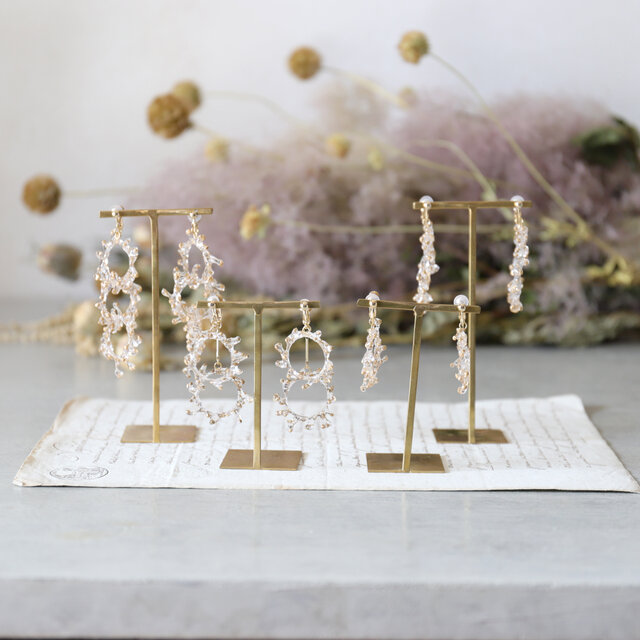 crown of baby's breath -triple- (white/gold)ピアス／イヤリング