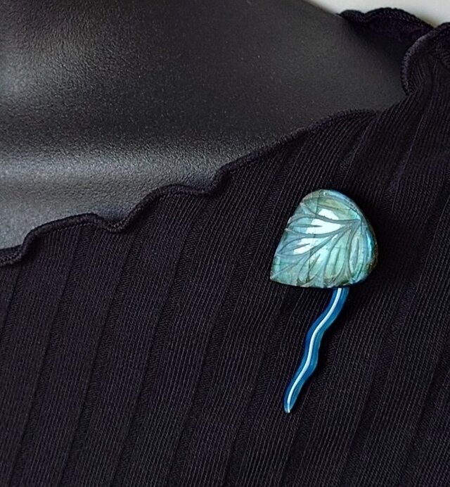 ラブラドライトの葉っぱ