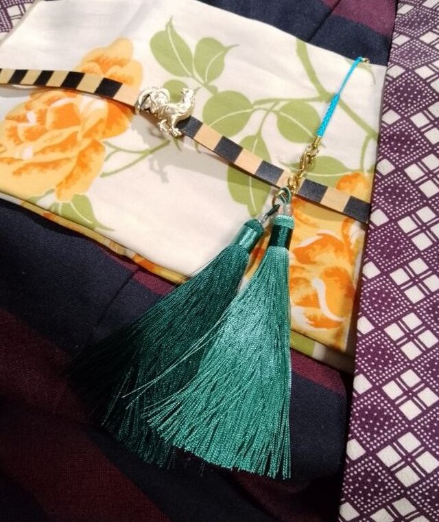 緑×黄緑バイカラータッセル根付ストラップ　着物や浴衣の帯飾り・かんざし・ネックレスパーツとして