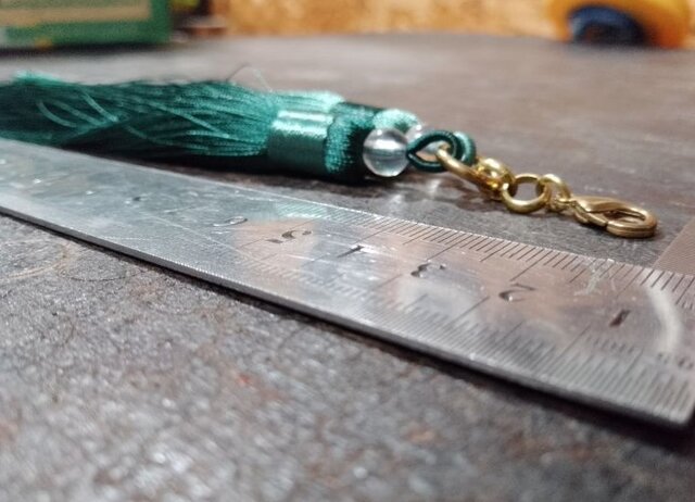 ハンドメイド タッセルストラップ 緑と黄色　101102 楽天市場】ストラップ・アクセサリーにタッセル 全5色 10本