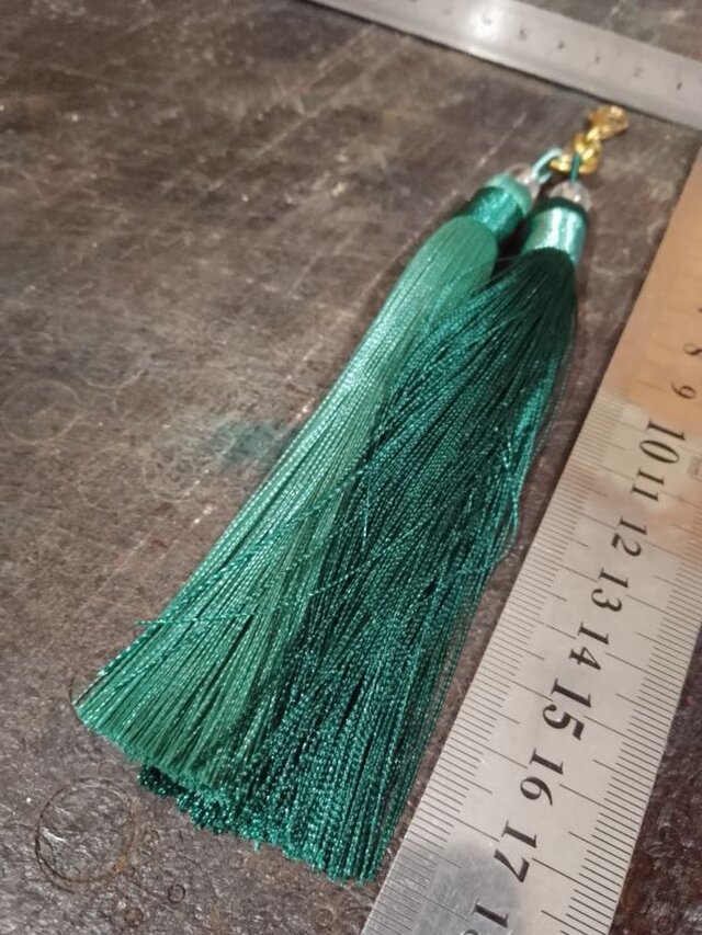 緑×黄緑バイカラータッセル根付ストラップ 着物や浴衣の帯飾り