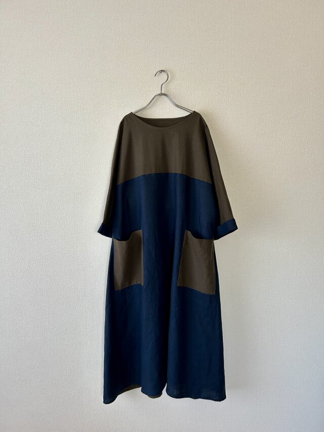 バイカラーのワンピース　カーキ&ネイビー
