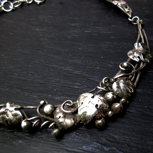 葡萄 シルバーチョーカー | iichi 日々の暮らしを心地よくする