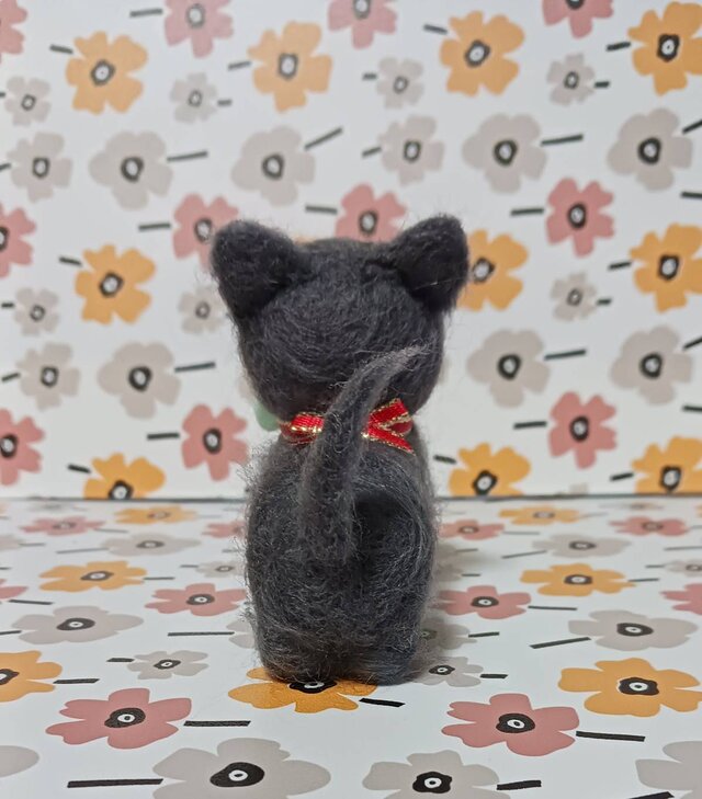 羊毛フェルトお魚くわえたロシアンブルー | iichi 日々の暮らしを